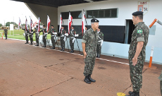 Gen Matsuda é recepcionado pelo Comandante do Regimento