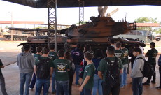 20º RCB recebe visita de alunos de curso preparatório para concursos militares